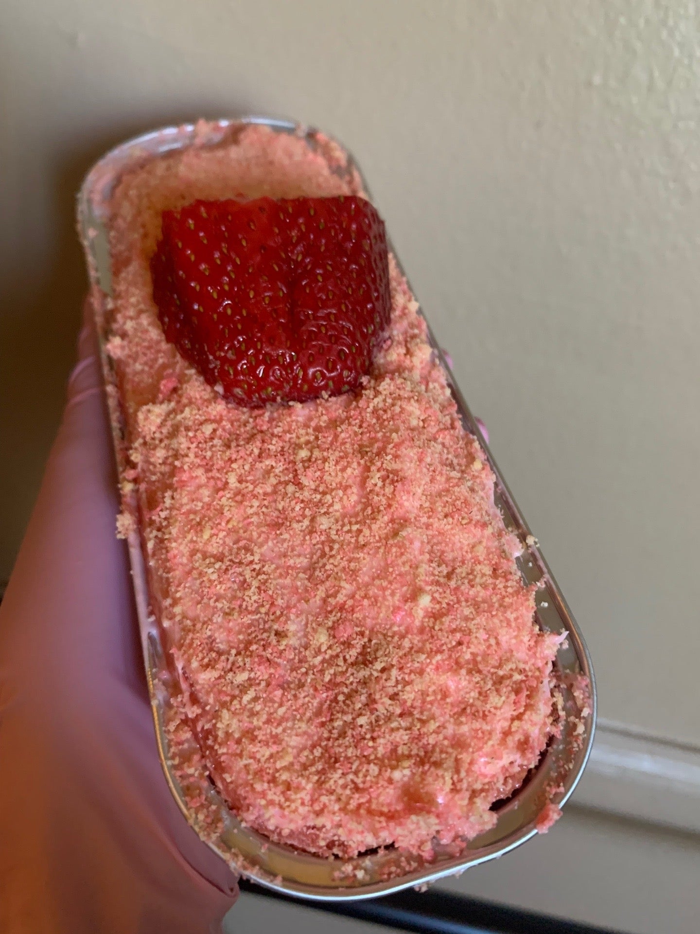 strawberry crunch cake